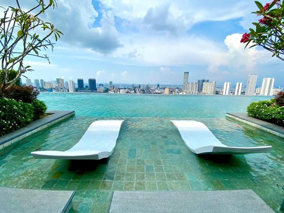 Beacon Executive By Staycation * George Town