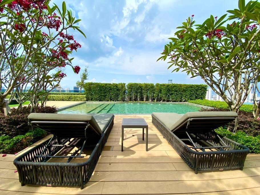 Apartment Beacon Executive By Staycation George Town