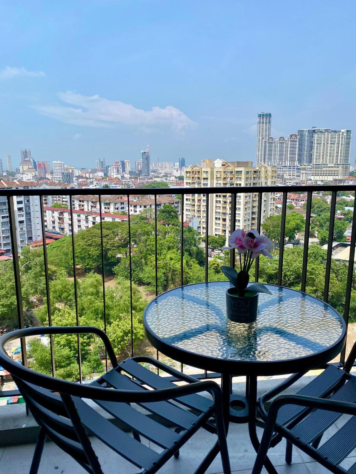 Beacon Executive By Staycation Apartment George Town