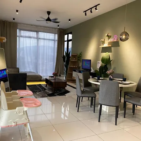Beacon Executive Suite By Staycation Homestay George Town Exterior photo