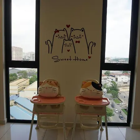 Beacon Executive Suite By Staycation Homestay George Town Exterior photo