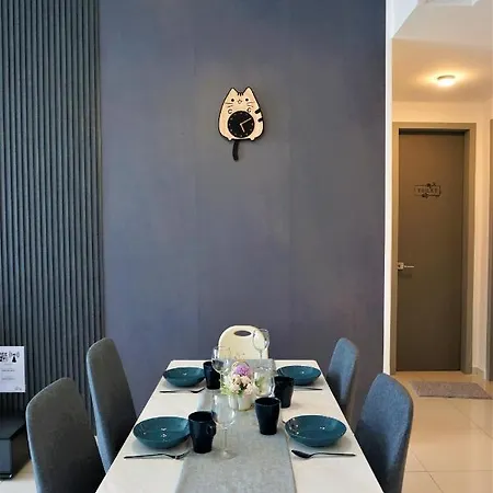 Beacon Executive Suite By Staycation Homestay George Town Exterior photo
