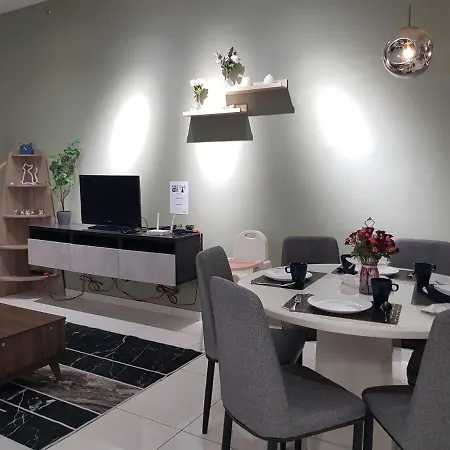 Beacon Executive Suite By Staycation Homestay George Town Exterior photo