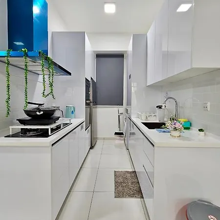 Beacon Executive Suite By Staycation Homestay George Town Exterior photo