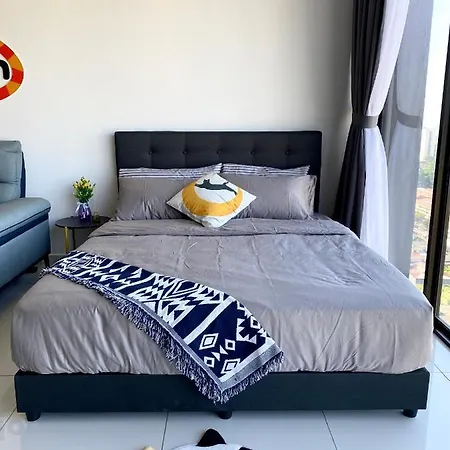 Beacon Executive Suite By Staycation Homestay George Town Exterior photo