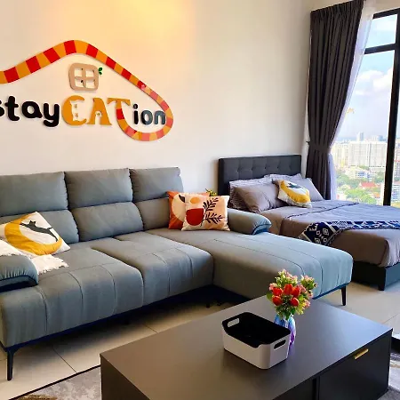Beacon Executive Suite By Staycation Homestay George Town Exterior photo
