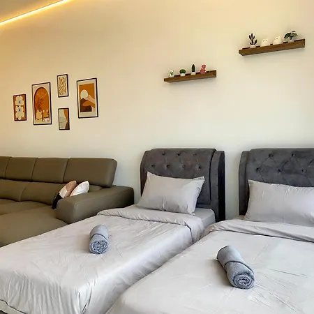 Beacon Executive Suite By Staycation Homestay George Town Exterior photo