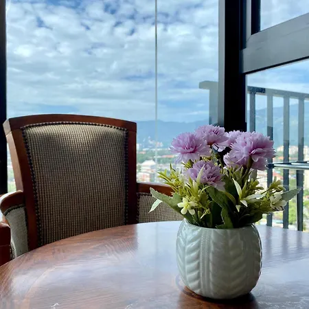 Beacon Executive Suite By Staycation Homestay George Town Exterior photo